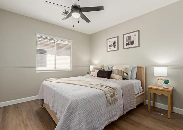 Holiday home Newly Renovated Modern Cozy 3-bedroom In Az