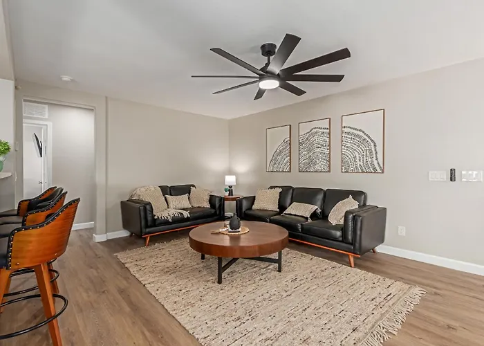 Newly Renovated Modern Cozy 3-bedroom In Az El Mirage