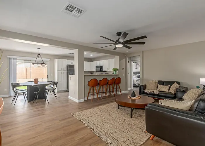 Newly Renovated Modern Cozy 3-bedroom In Az *