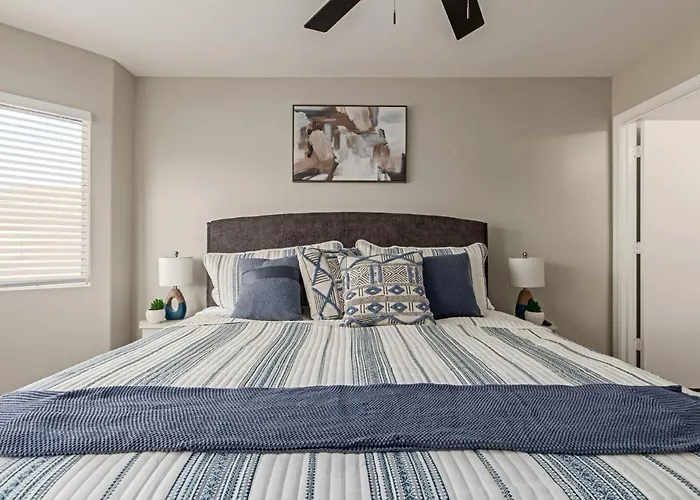 Holiday home Newly Renovated Modern Cozy 3-bedroom In Az